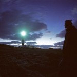 Un phare dans la nuit